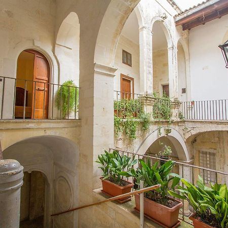 B&B Casa Li Santi Lecce Eksteriør bilde