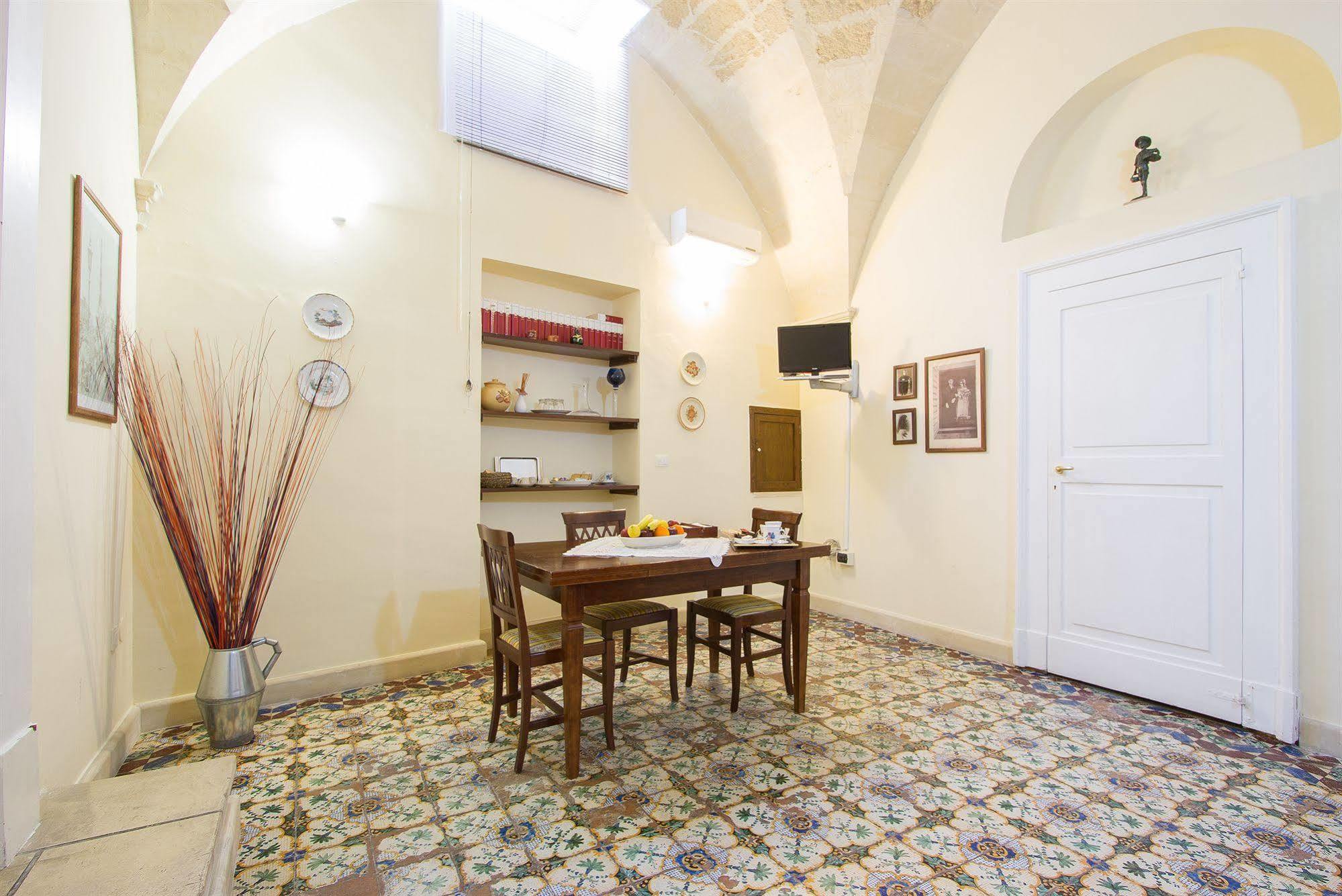 B&B Casa Li Santi Lecce Eksteriør bilde