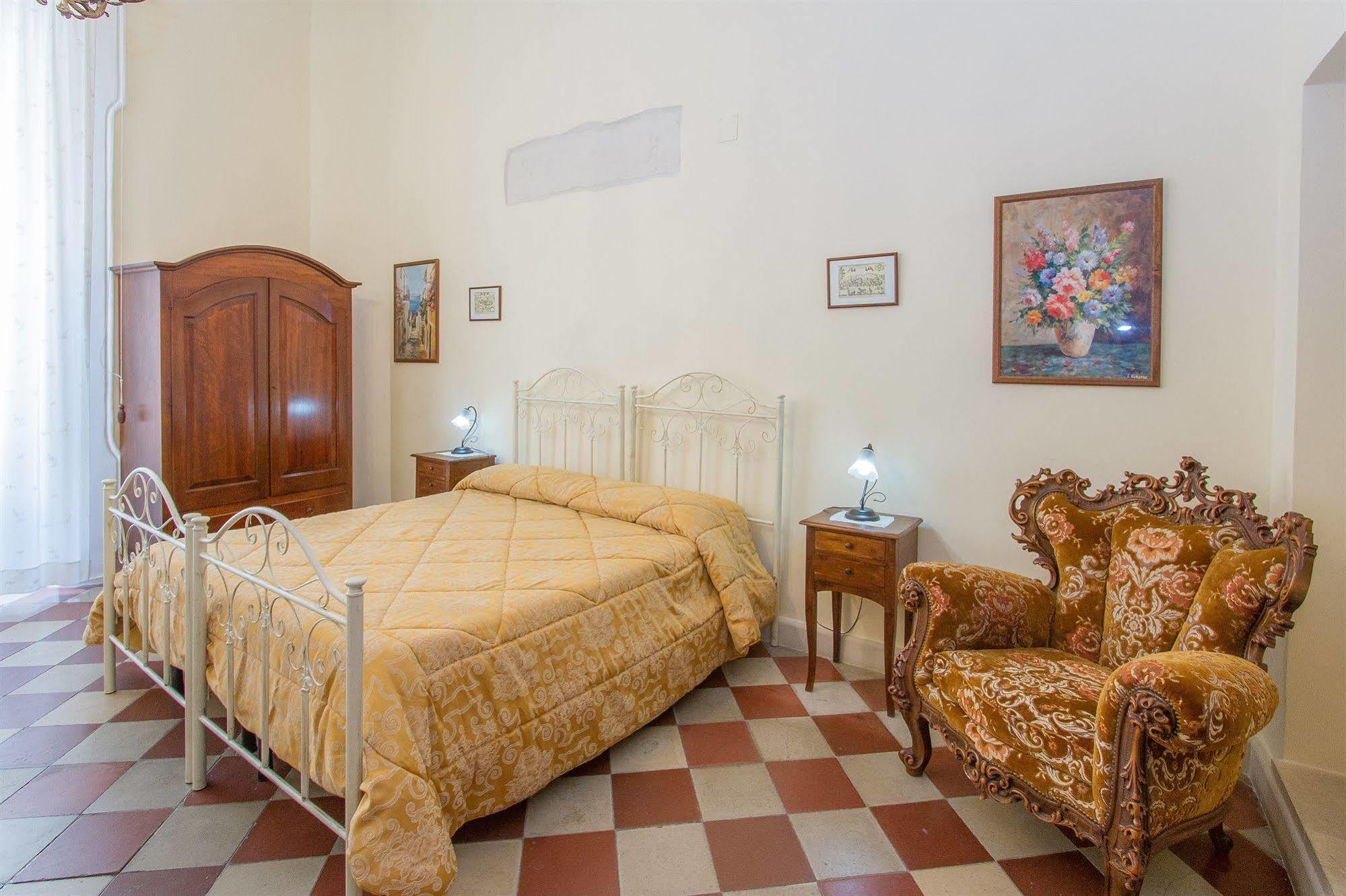 B&B Casa Li Santi Lecce Eksteriør bilde