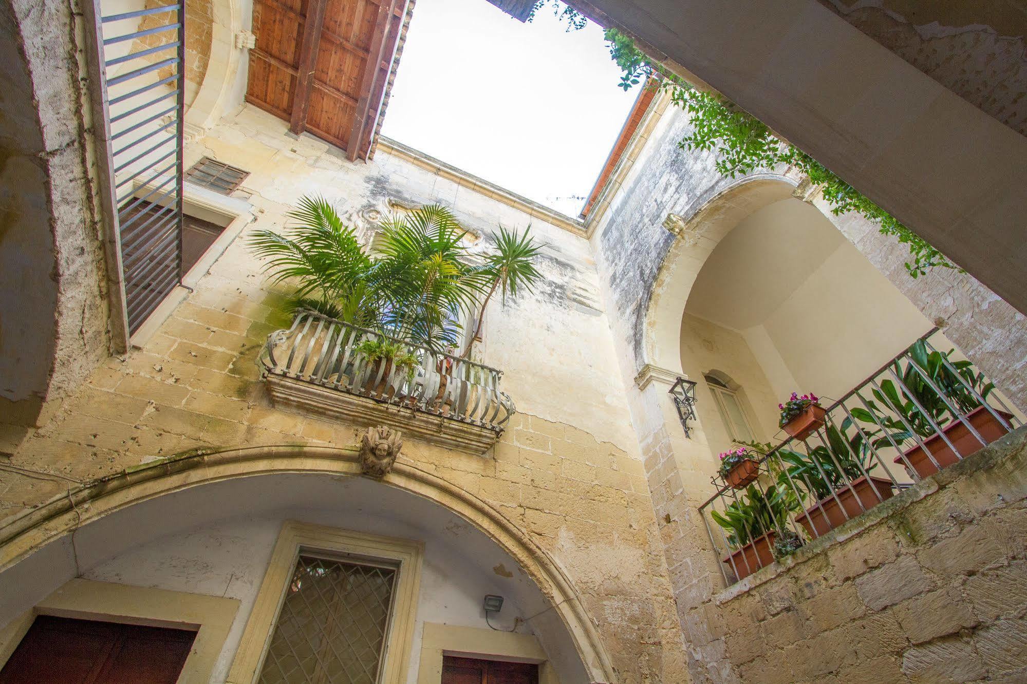 B&B Casa Li Santi Lecce Eksteriør bilde
