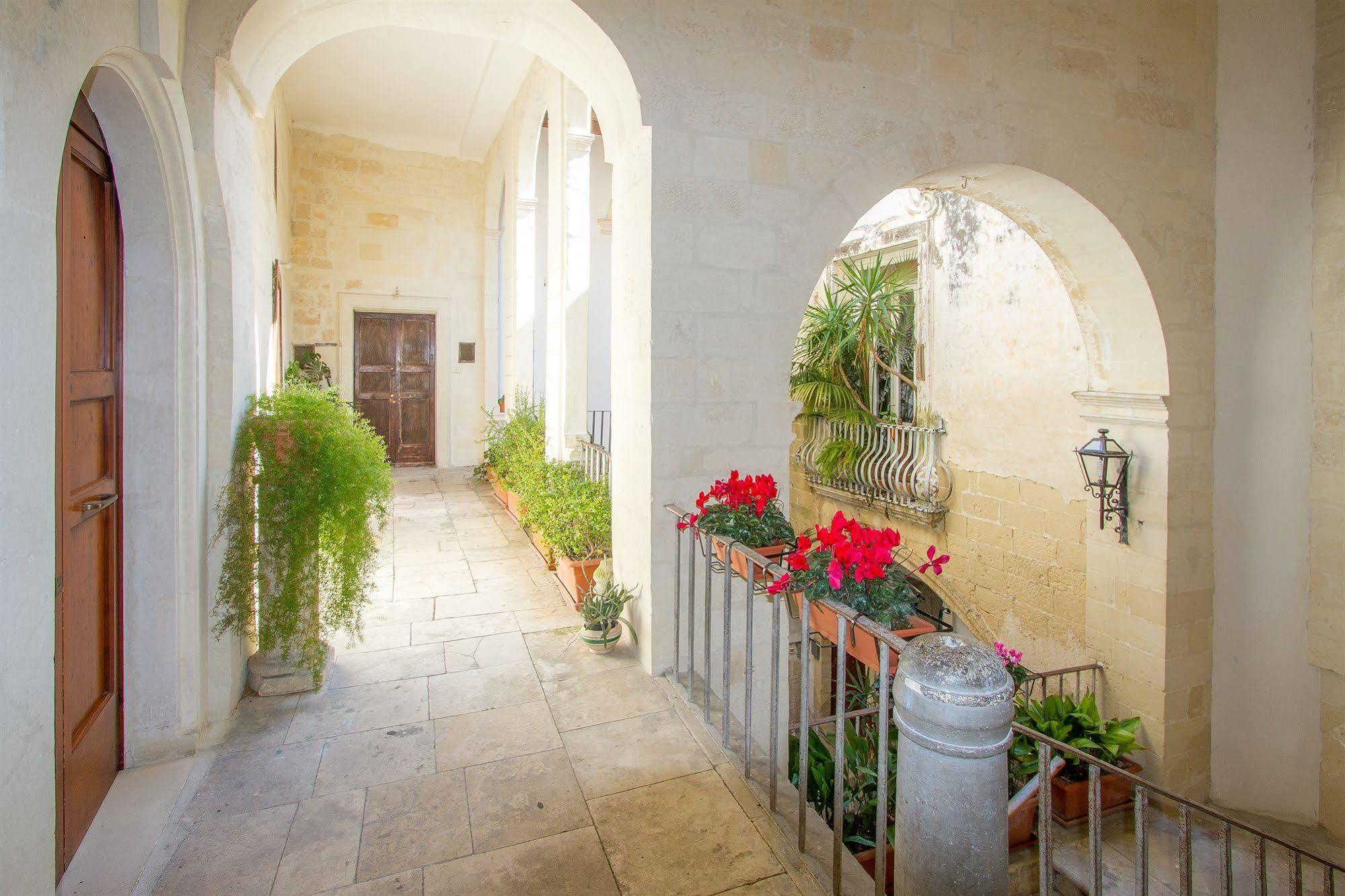 B&B Casa Li Santi Lecce Eksteriør bilde